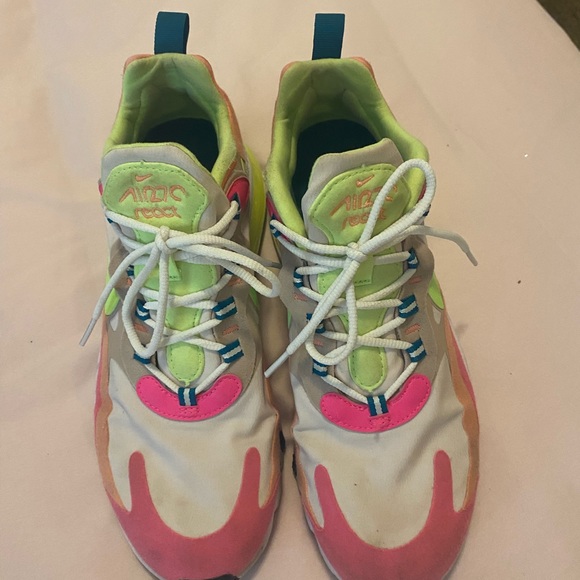 Nike 270s - Picture 3 of 4